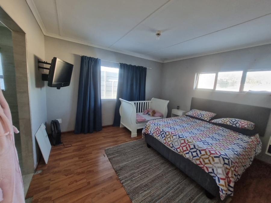 3 Bedroom Property for Sale in Croydon Western Cape